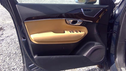 XC90      2018 Front Door Trim Panel 4576100