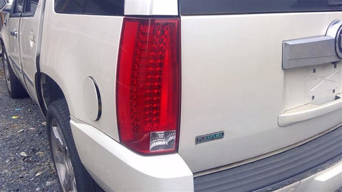 Driver Left Tail Light Without Premium Collection Fits 07-14 ESCALADE 467826