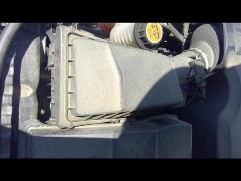 Driver Left Air Cleaner 5.0L Fits 1013 LR4 3240290