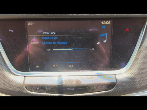 Audio Equipment Radio Control Panel Includes Display Fits 17 XT5 4748820