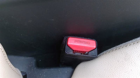 Seat Belt Front Passenger Buckle Fits 1619 XF 4642400
