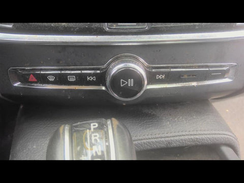 S90       2018 Audio Equipment Radio 4693630