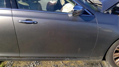 Passenger Right Front Door Fits 1118 300 3378090