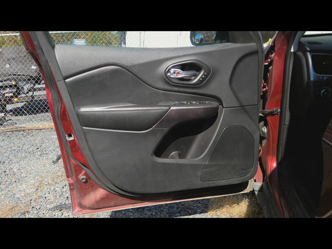 CHEROKEE  2019 Front Door Trim Panel 4778210
