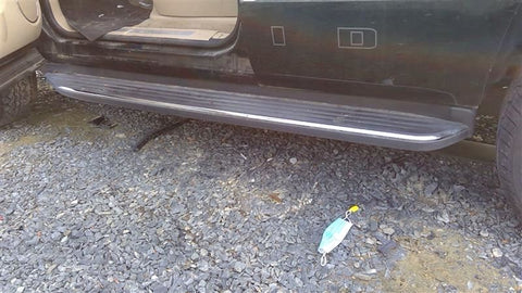 ESCALADE  2009 Running Board 465201  ONE SIDE ONLY!0