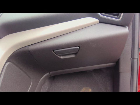 ESCAPE    2013 Glove Box 4698610