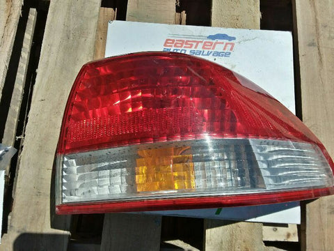 01 02 HONDA ACCORD R. TAIL LIGHT SDN GUARTER PANEL MOUNTED 2120980