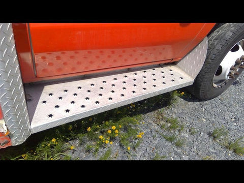 E350SD    2008 Running Board 309332  ONE SIDE ONLY!0