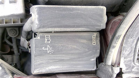 Fuse Box Engine Compartment Fits 1220 PASSAT 4663770