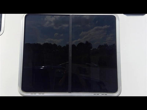 E350SD    2008 Door Glass, Rear 3093550