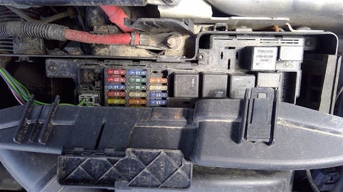 Fuse Box Engine Thru VIN 32123 Fits 03-04 VOLVO XC90 3536520