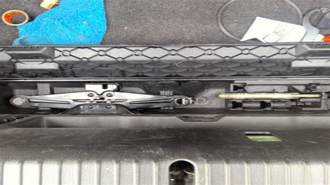 RX8       2006 Jack 468177 AND TOOLS!0