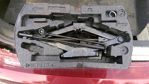 PASSAT    2018 Jack 466444 AND TOOLS!0