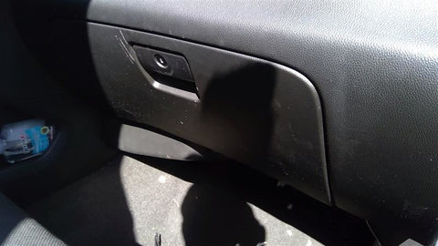YUKONXL15 2017 Glove Box 3568740