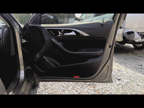 QX30      2017 Front Door Trim Panel 4740850