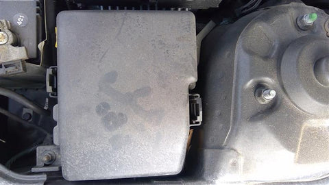 Fuse Box Engine With Rain Sensor Without Xenon Fits 1416 CADENZA 3556780