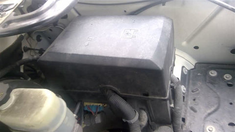 Fuse Box Engine Fits 1014 ESCALADE 4677810