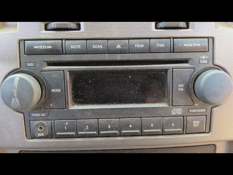 Audio Equipment Radio Receiver Radio AMFM CD Player Fits 0507 DAKOTA 4768130