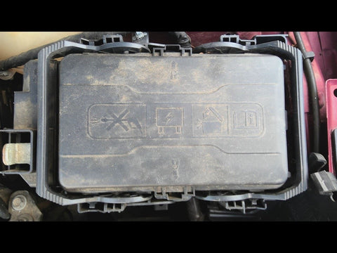 Fuse Box Engine LT Fits 1617 MALIBU 4764400