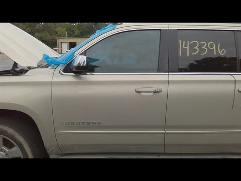 Driver Left Front Door Fits 1520 SUBURBAN 1500 4771710