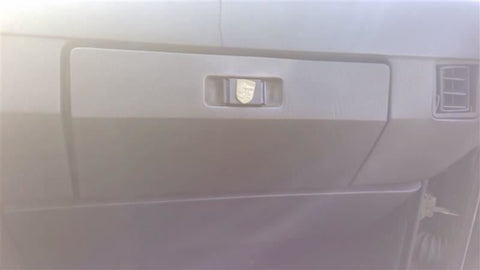 924       1988 Glove Box 4625160