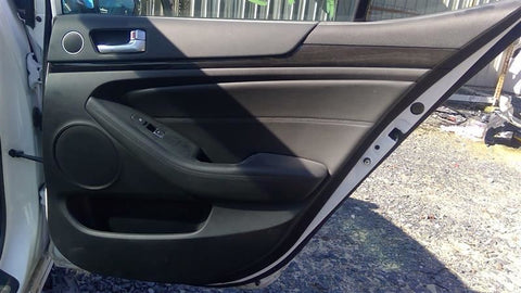 CADENZA   2015 Door Trim Panel Rear 4637290