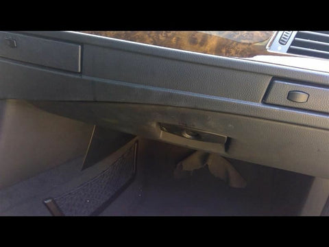 528I      2010 Glove Box 3370690