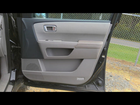 PILOT     2015 Front Door Trim Panel 4770930