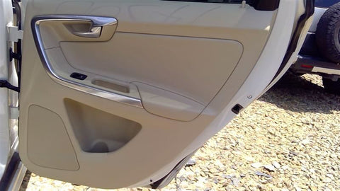 XC60      2016 Door Trim Panel Rear 3524600