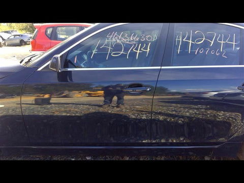 Driver Front Door Electric Green Tint Fits 0610 BMW 550i 3300670