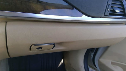 328I      2015 Glove Box 3556060