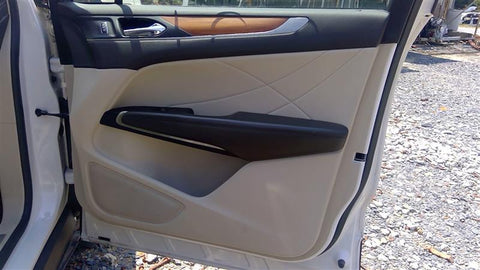 MKC       2017 Front Door Trim Panel 4560930