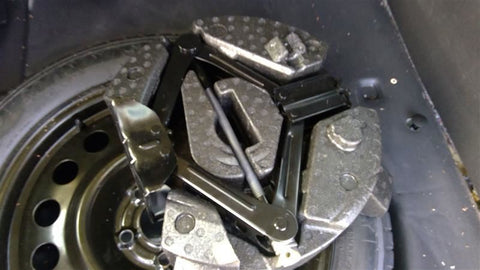 ESCAPE    2015 Jack 461211 AND TOOLS!0