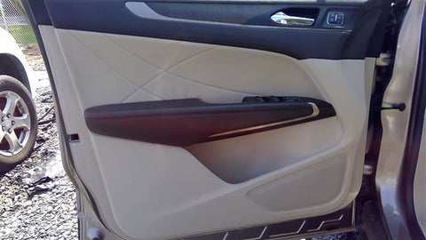 MKC       2018 Front Door Trim Panel 3525300