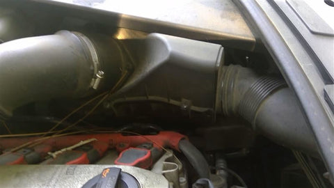 Driver Left Air Cleaner 4.2L Fits 1113 AUDI A8 4679980