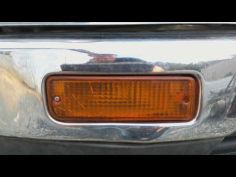 Passenger Corner/Park Light Park Lampturn Signal Fits 9398 T100 4691170
