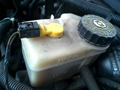 Brake Master Cylinder Fits 0305 BMW Z4 2230390