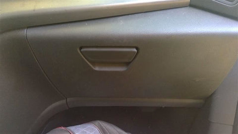 ESCAPE    2019 Glove Box 4589770