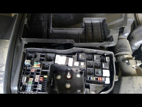 Fuse Box Engine Thru VIN R59503 Halogen Headlamps Fits 10 XF 3290400