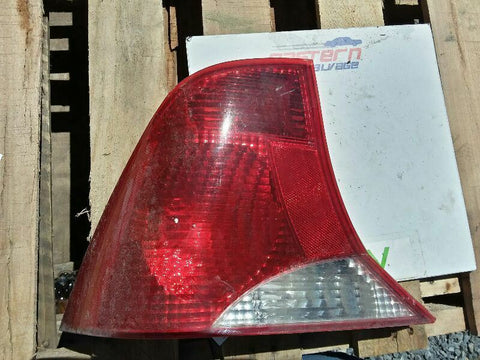 02 03 04 FOCUS L. TAIL LIGHT 1878740