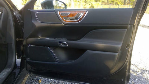 CONTINTAL 2017 Front Door Trim Panel 4606650