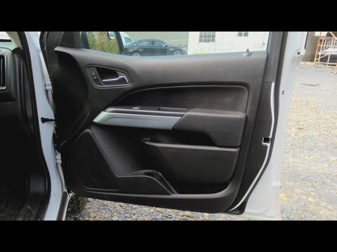 COLORADO  2020 Front Door Trim Panel 4789630