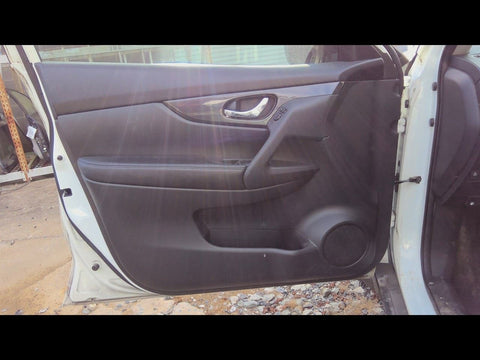 ROGUE     2017 Front Door Trim Panel 4774950