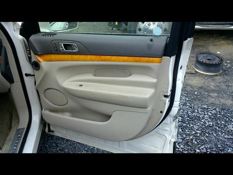 MKT       2010 Door Trim Panel, Front 2672040