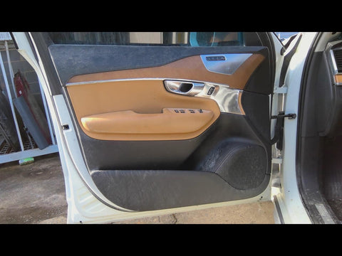 XC90      2016 Front Door Trim Panel 4709220
