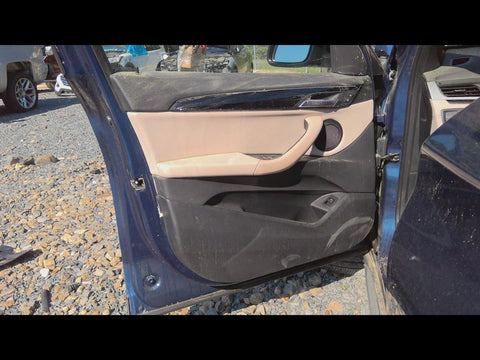 X1        2021 Front Door Trim Panel 4748290