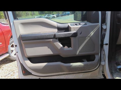 F150      2017 Front Door Trim Panel 4757920