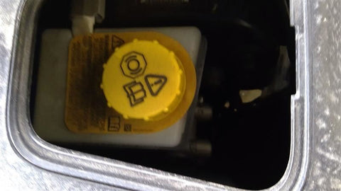 Brake Master Cylinder Thru VIN W20994 Fits 1019 XJ 3537770