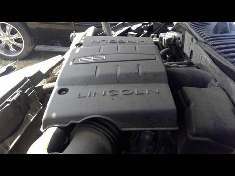 NAVIGATOR 2010 Engine Cover 2913560