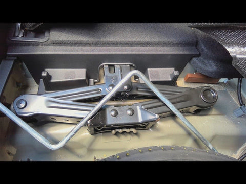 IS200T    2016 Jack 474606 AND TOOLS!0